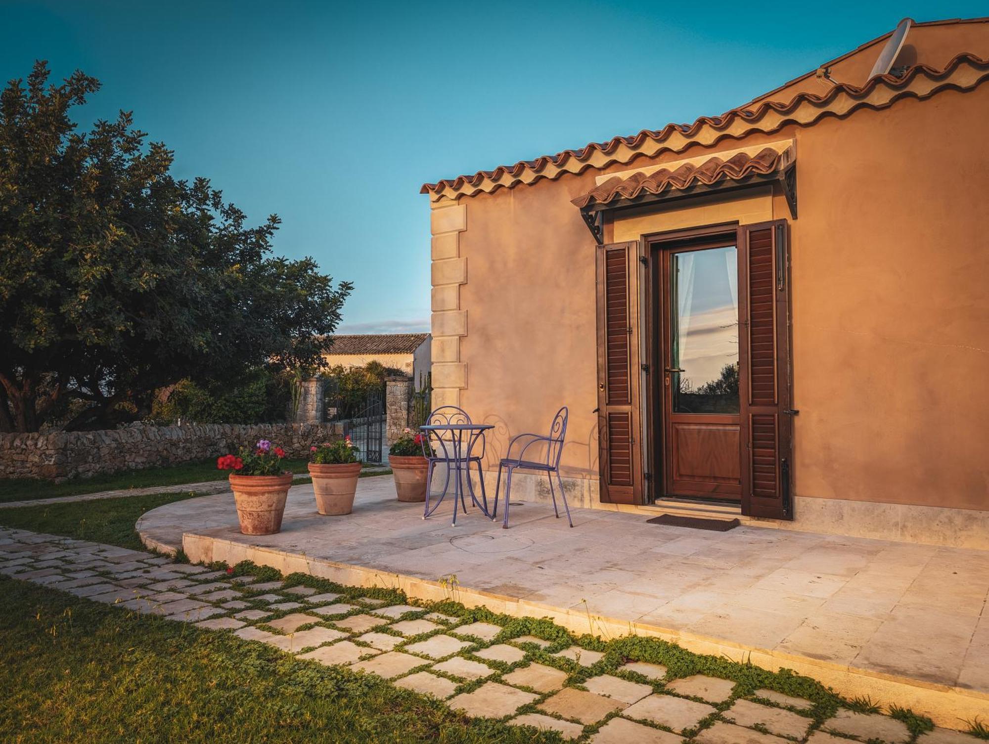 Hotel La Corte Del Sole Lido di Noto Exterior photo